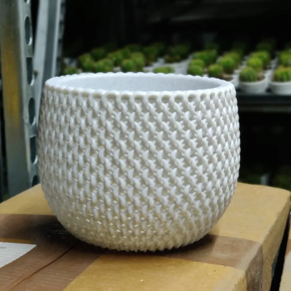 18 cm New York White Colour Decorative Plastic Pot