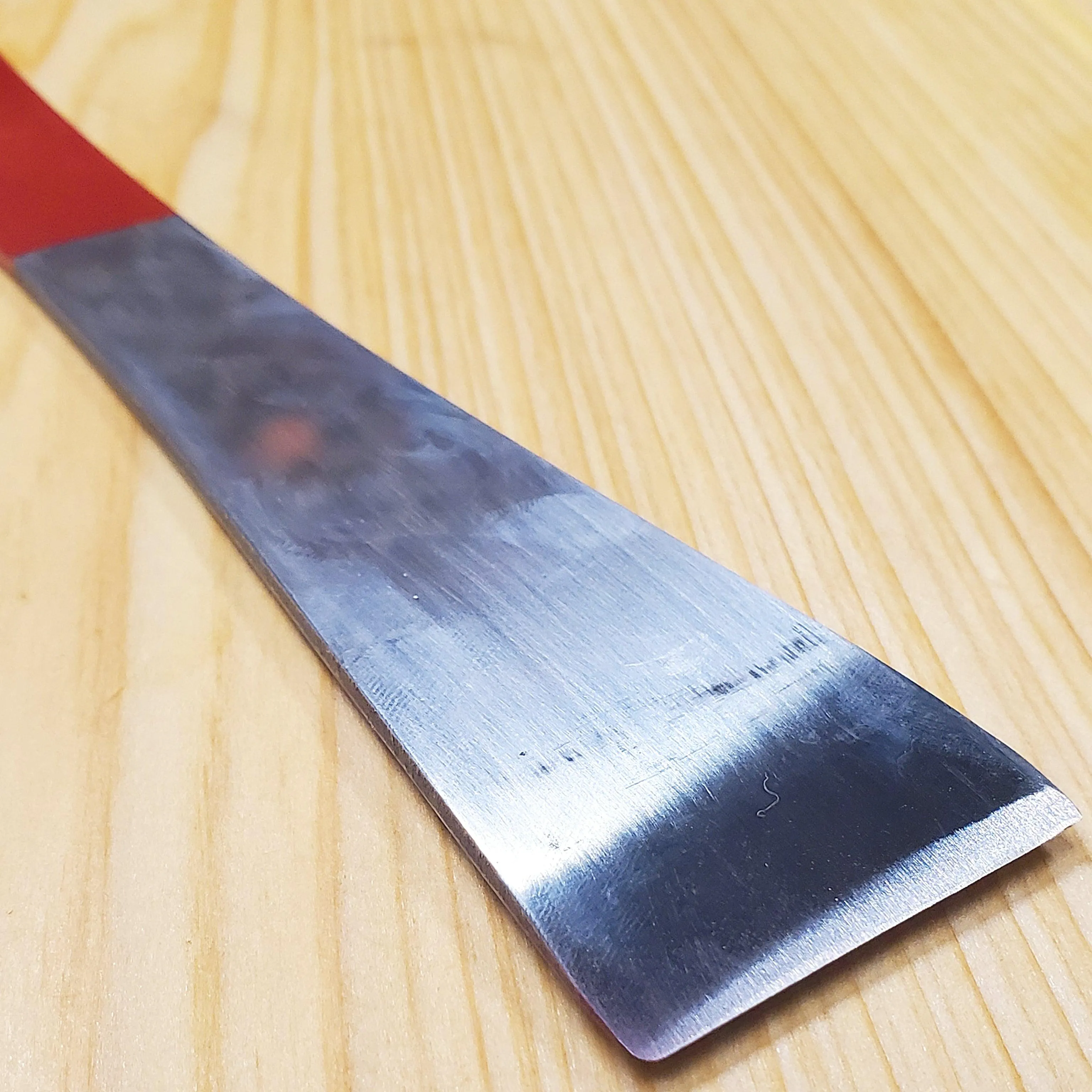 9 Inch Red Hive Tool