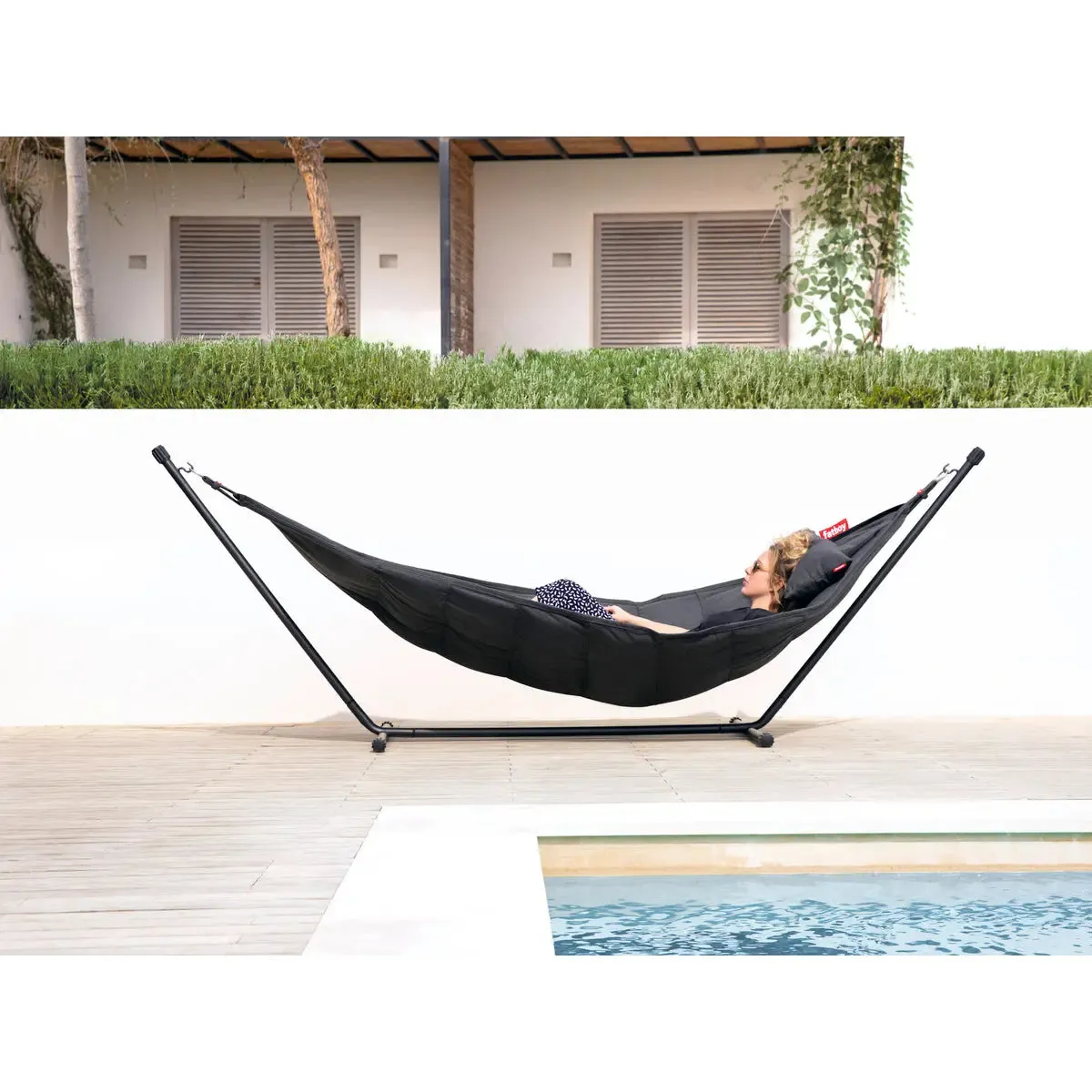 Fatboy Superb Hammock with Pillow and Black Frame (Thunder)