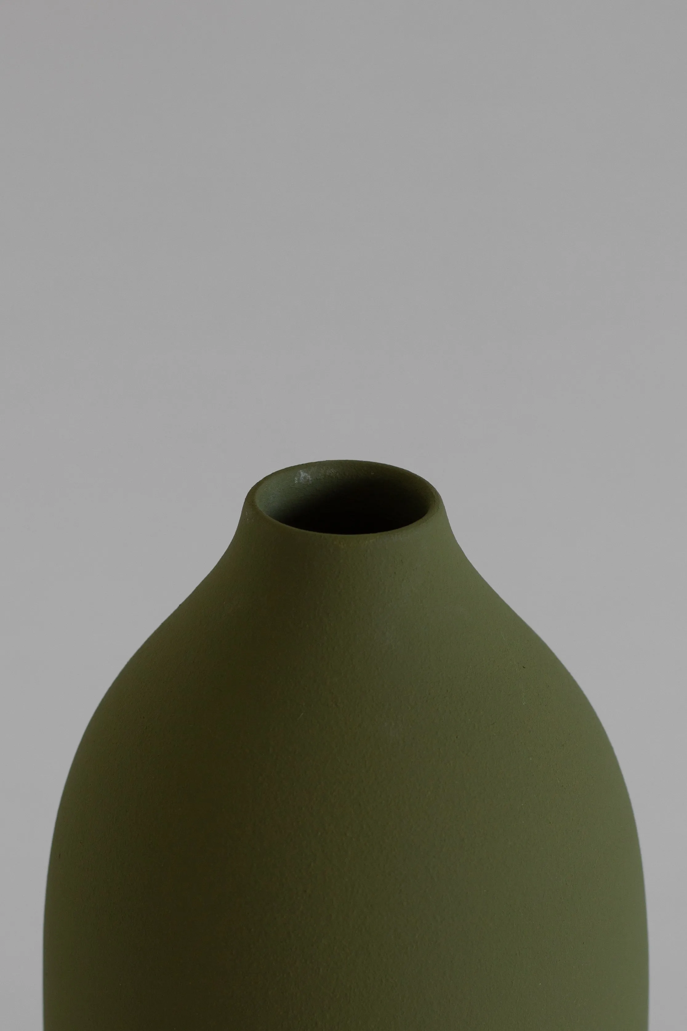 Vase Island 02 Olive Green